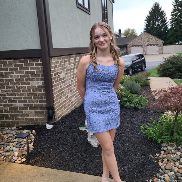 Sherri Hill homecoming dress size 00  periwinkle.   Barely worn - Picture 5 of 5